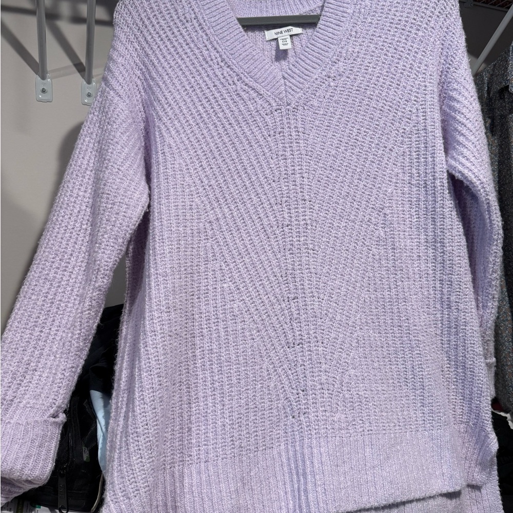 Nine West Purple V-Neck Sweater with Ribbed Texture